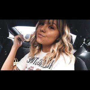 Meet your Posher, Abbey